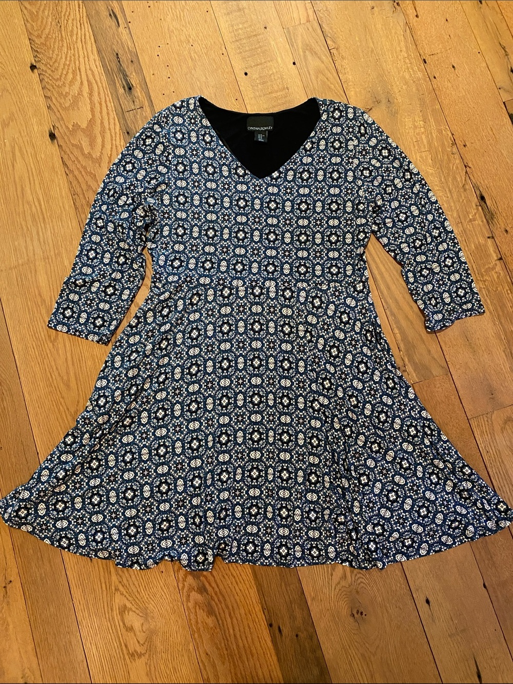 Cynthia V Neck 3/4 Slv Soft Drapey Fit & Flare Geo AOP Dress Turquoise White XL